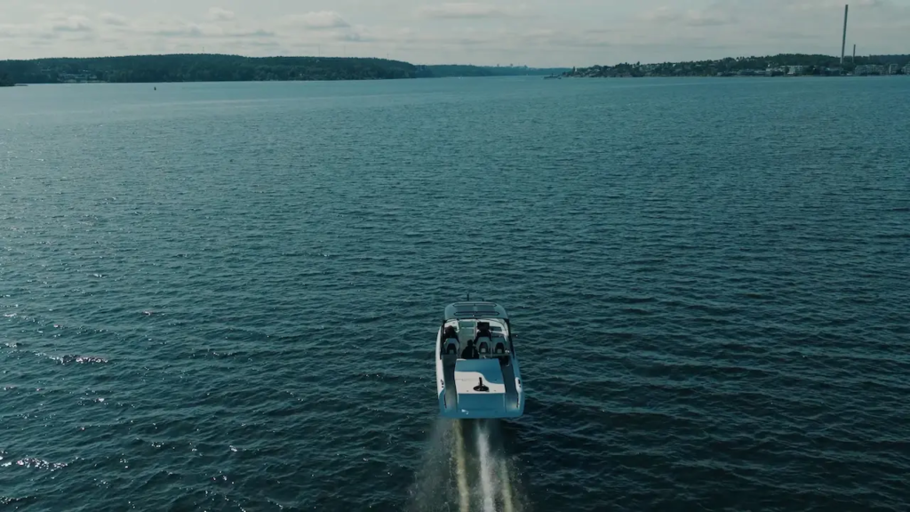 Candela C-8 Sets New Record