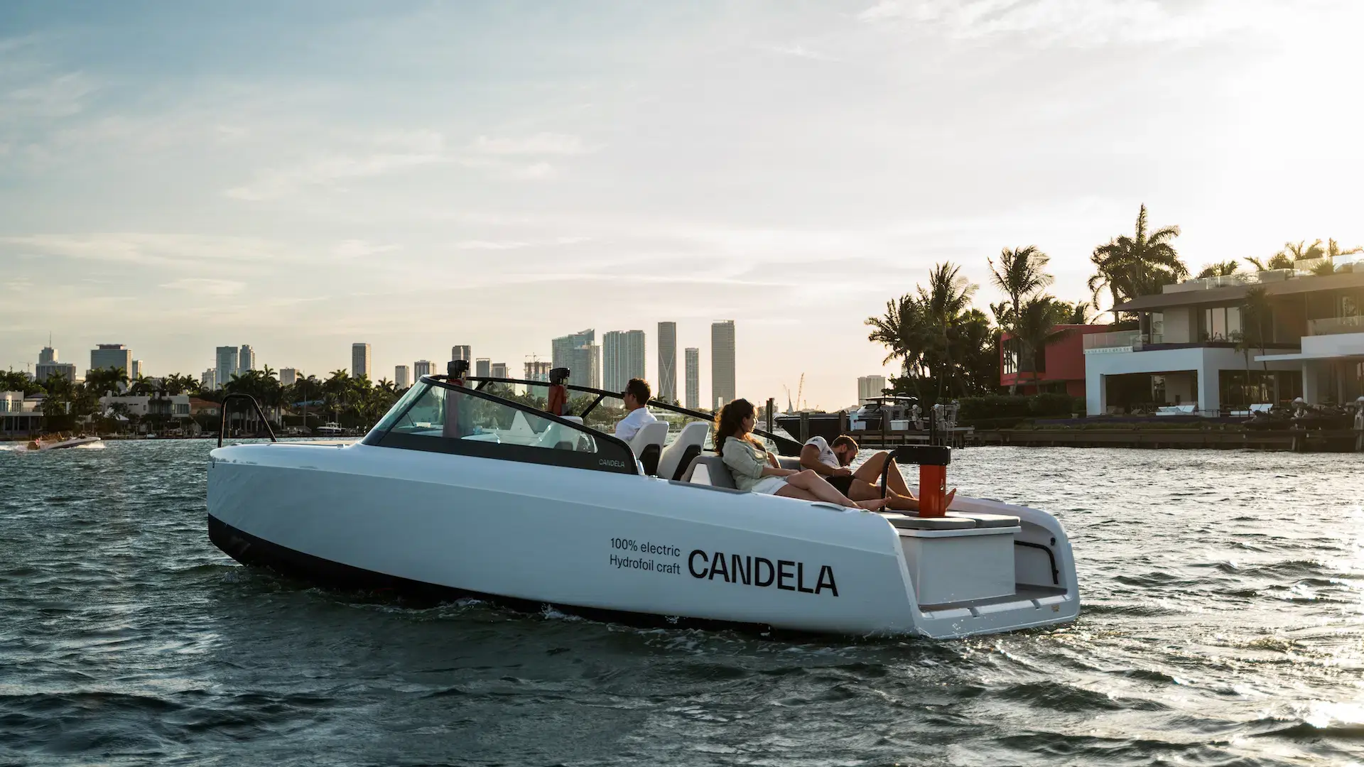 Our guide discusses the collision handling strategies of foiling boats, focusing on the solutions implemented by us at Candela in our P-12 and C-8 ves